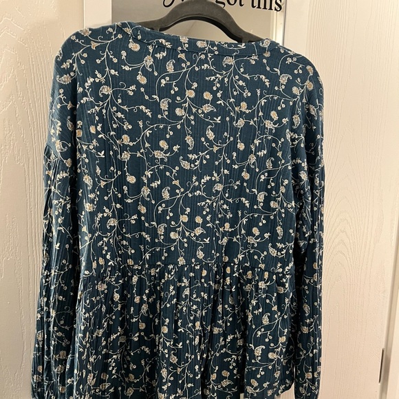 Lucky Brand Open Neck Smocked Floral Shirt - Picture 3 of 4